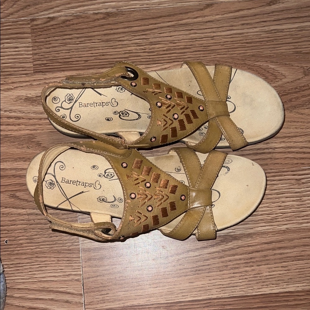 BareTraps Women's Brown Strappy Sandals